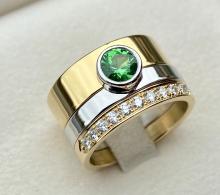 alliance en or gris et jaune, diamant et grenat tzavorite